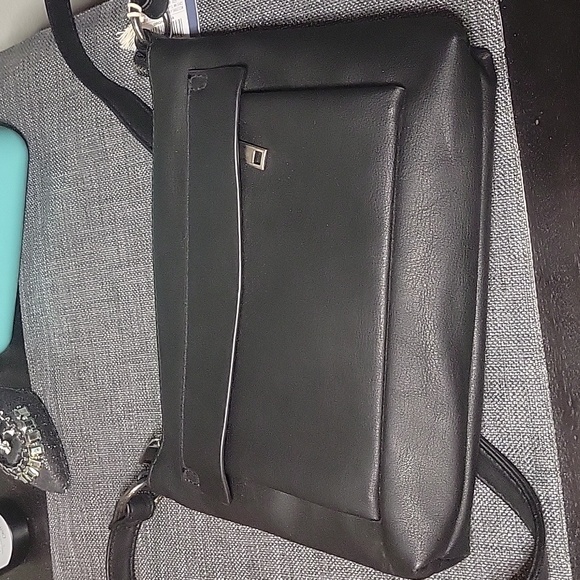 NWT Black  Crossbody - Picture 2 of 11